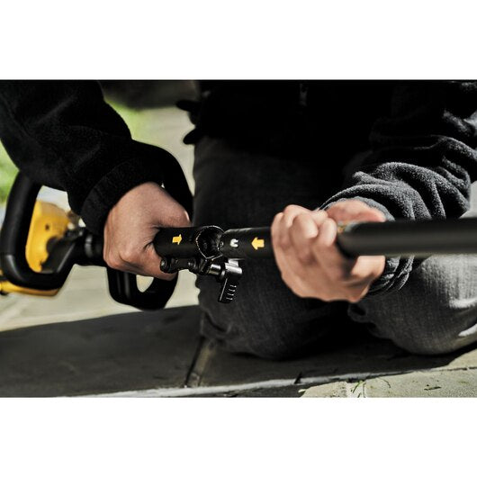 DEWALT 17" 60V MAX Brushless Cordless Battery Powered Attachment Capable String Trimmer Kit, (1) FLEXVOLT 3Ah Battery and Charger